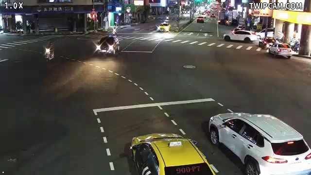 台中市道路 [04324]五權路/中清路(右側車流往崇德路方向),Wuquan W. Rd./Zhongqing Rd.(Right side Traffic flow to Chongde Rd.) 距離721公尺