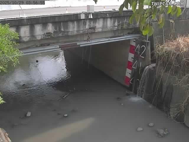 水利署水資源 高雄市政府水利局 旗陽橋土地公廟旁 距離2.5公里