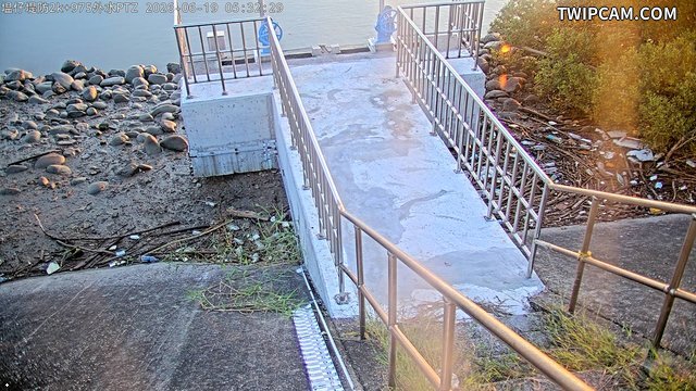 水利署水資源 第五河川分署 塭仔堤防2k+975水門監測站 距離4公尺